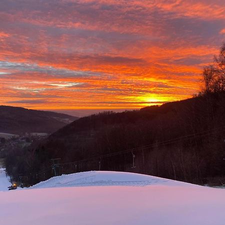 Penzion a apartmány Skipark Hraběšice Krasne Esterno foto